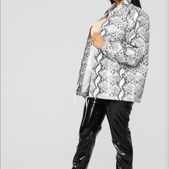 Oversized Jacket - Picture 4 of 5